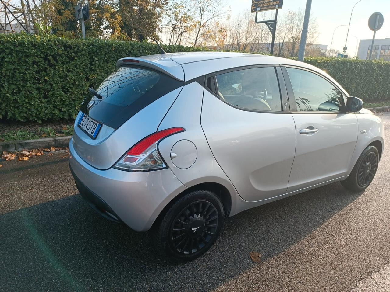 Lancia Ypsilon 1.2 69 CV 5 porte Elle