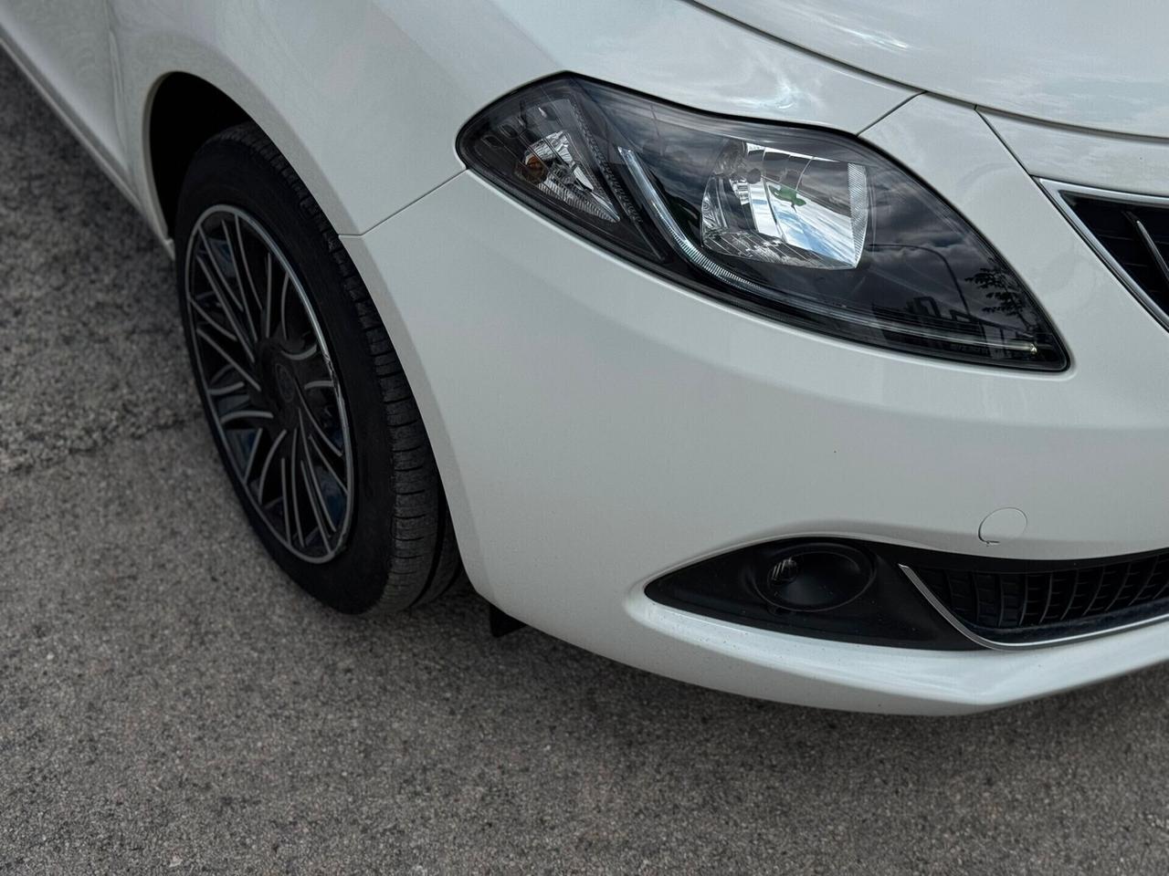 Lancia Ypsilon 1.0 FireFly 5 porte S&S Hybrid Gold