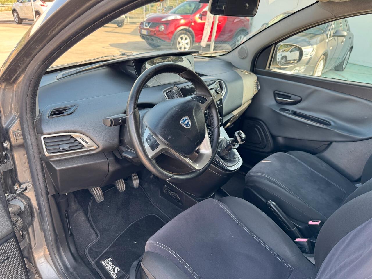 Lancia Ypsilon 1.2 69 CV 5 porte Gold
