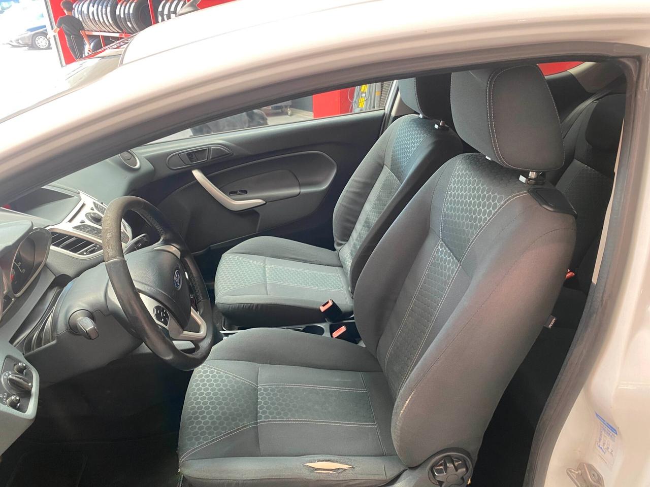 Ford Fiesta 1.4 TDCi 68CV 3 porte Titanium