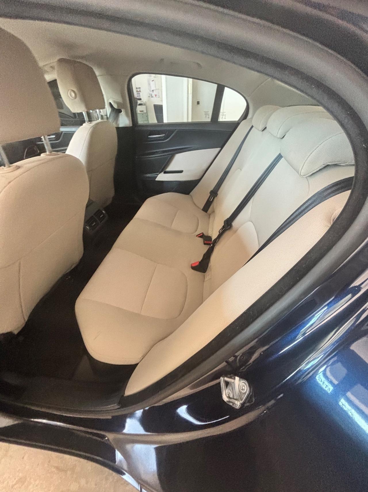Jaguar XE 2.0 D Turbo 180CV Prestige