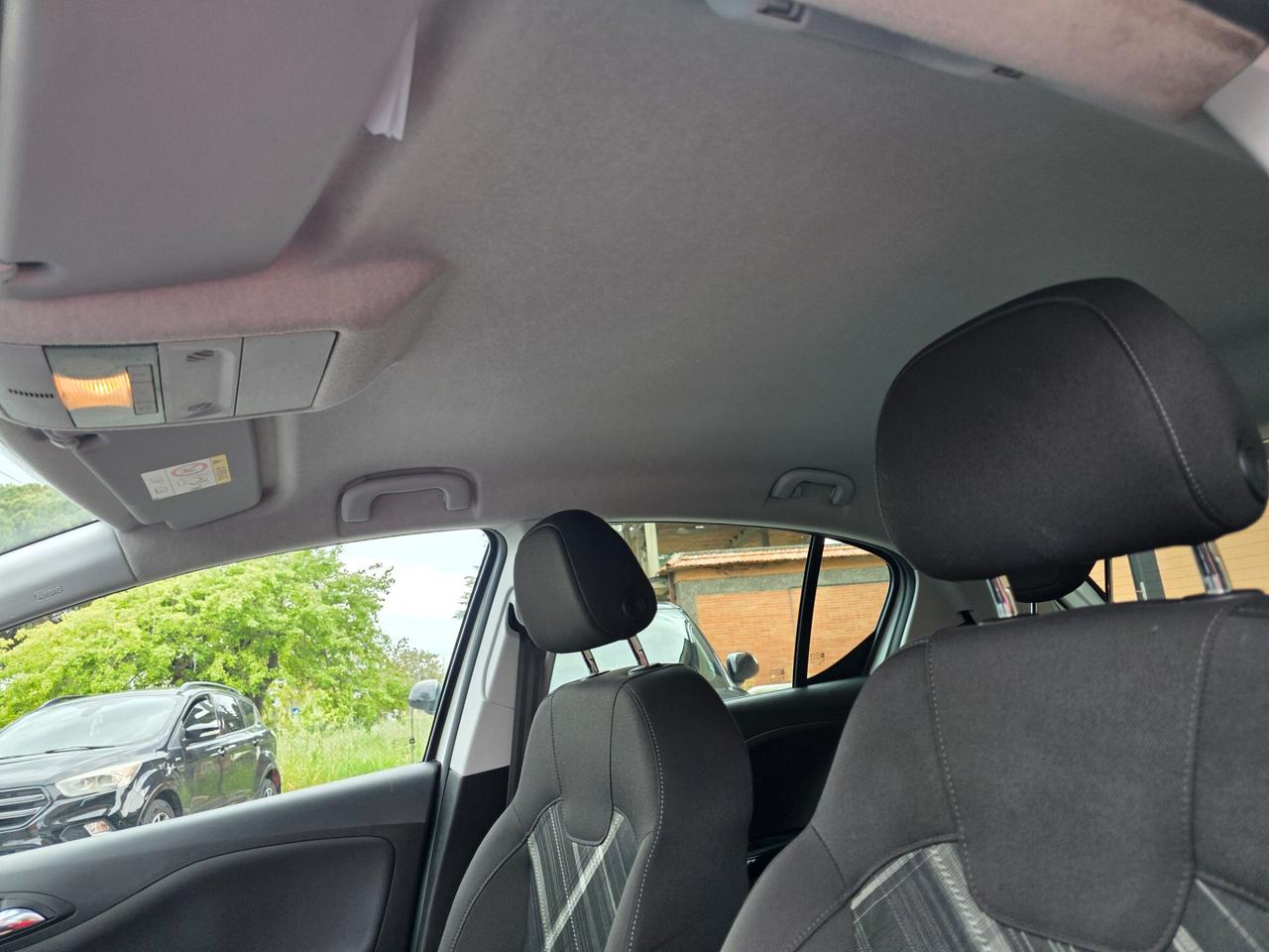 Opel Corsa 1.2 Coupé b-Color