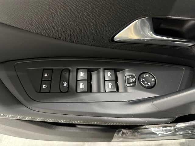 Peugeot 308 BlueHDi 130 S&S EAT8 Allure