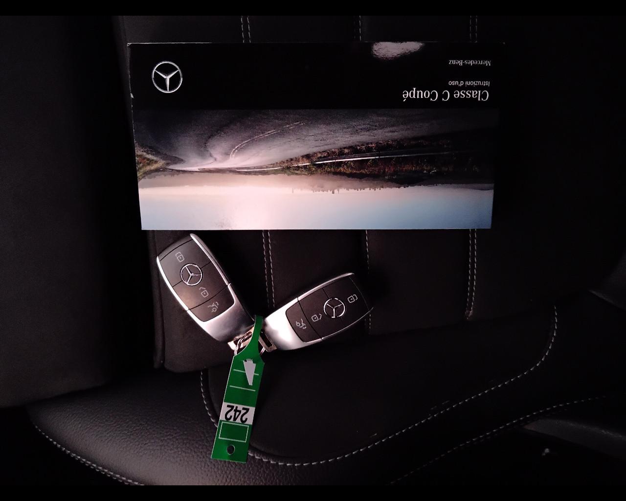 Mercedes-Benz Classe C-C205 2018 Coupe - C Coupe 220 d Premium auto
