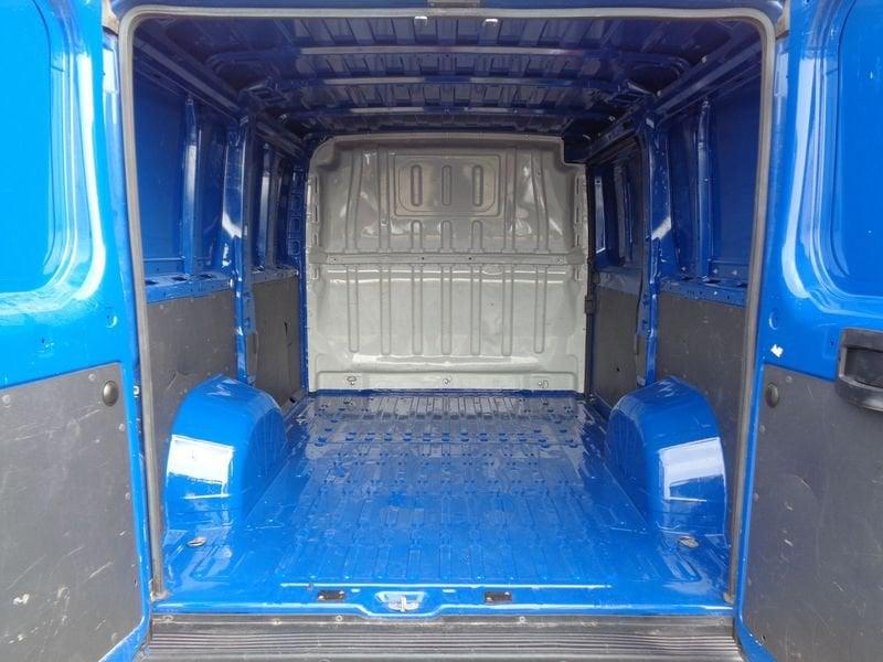 Peugeot Boxer 330 2.2 BlueHDi 140 S&S PC-TN + IVA