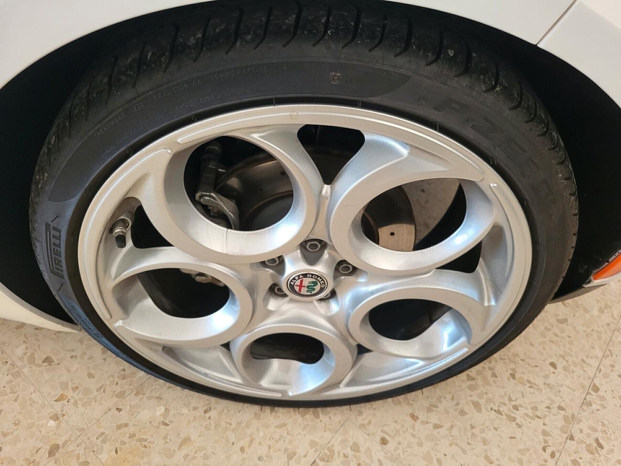 Alfa Romeo 4C 1750 TBi