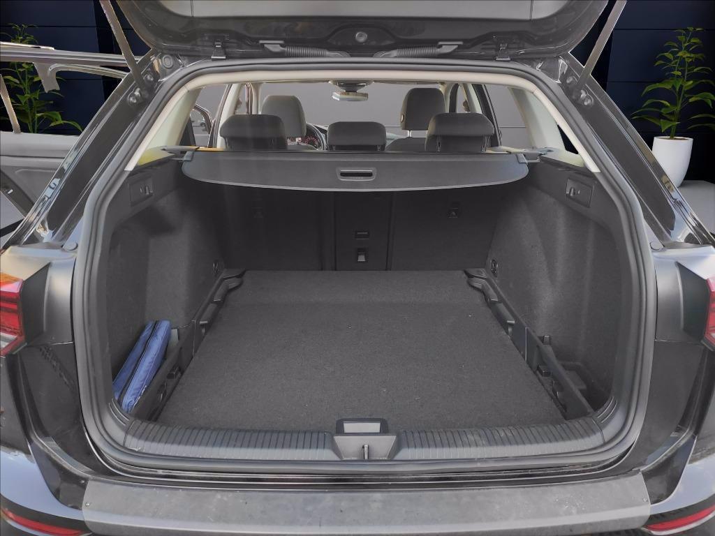 VOLKSWAGEN Golf Variant 1.5 tsi evo Life 130cv del 2021