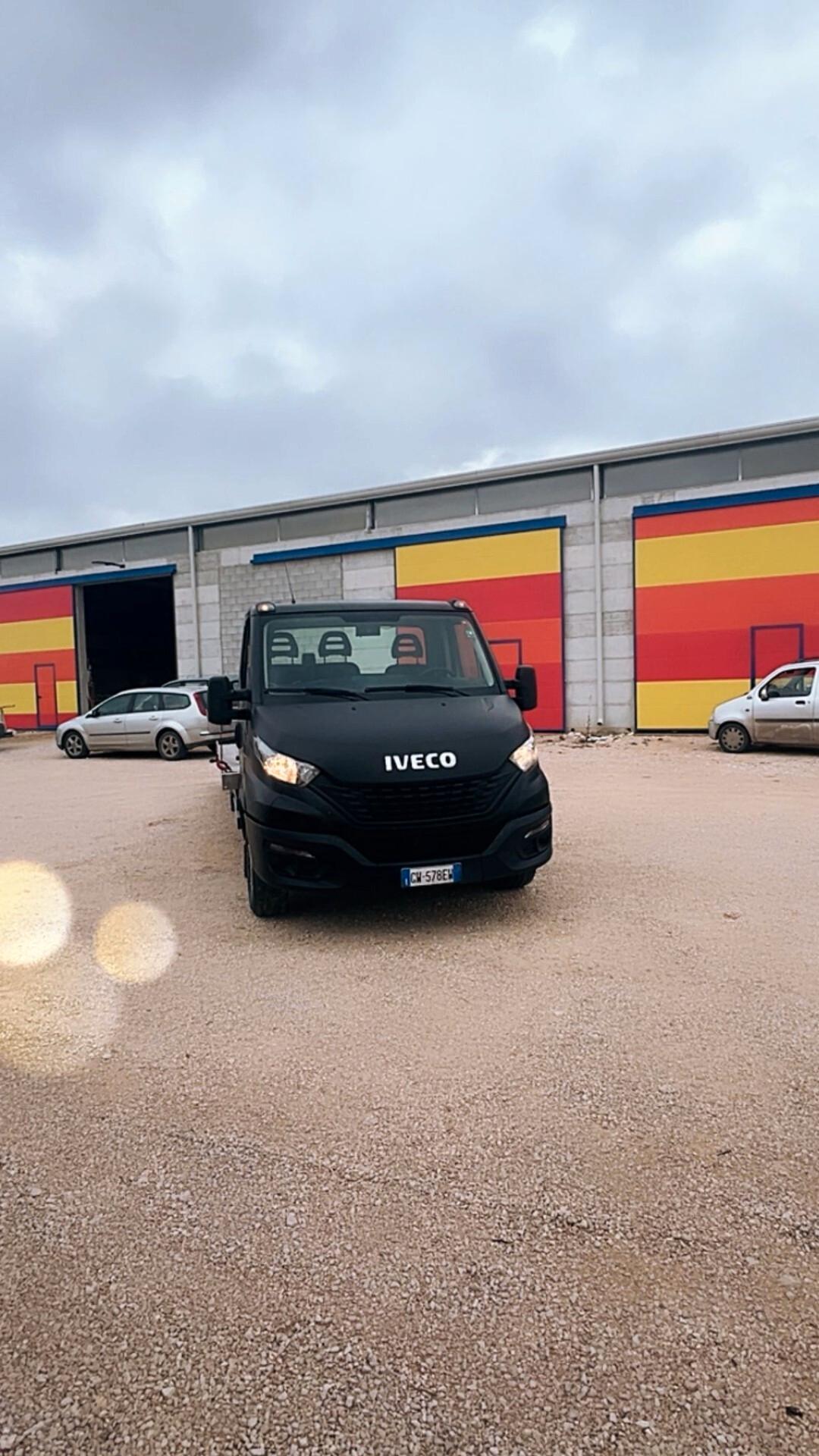 Carroattrezzi Iveco Daily 2023 patente B Rent&Buy No Scoring