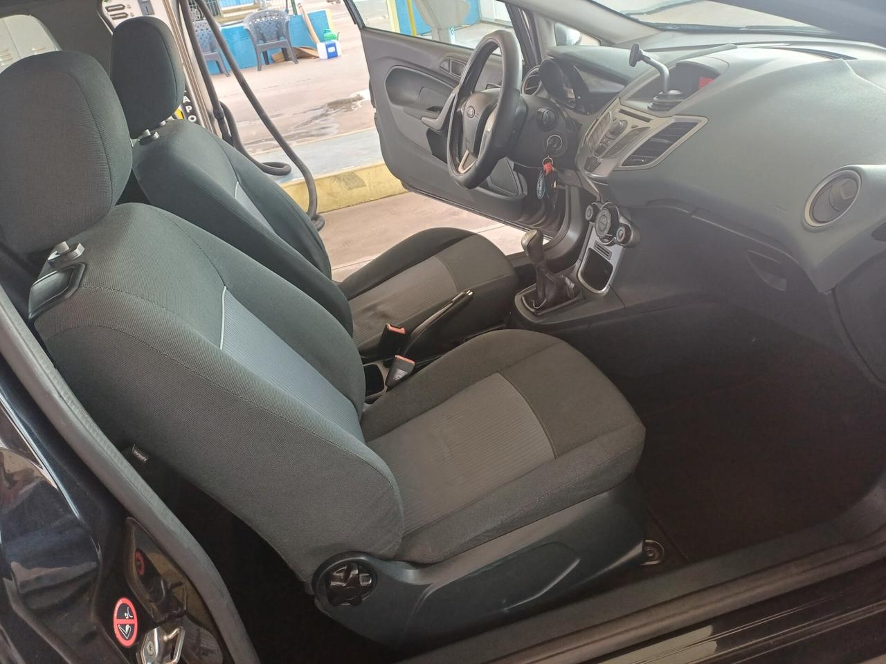 Ford Fiesta 1.4 TDCi 70CV 3 porte Titanium 2012