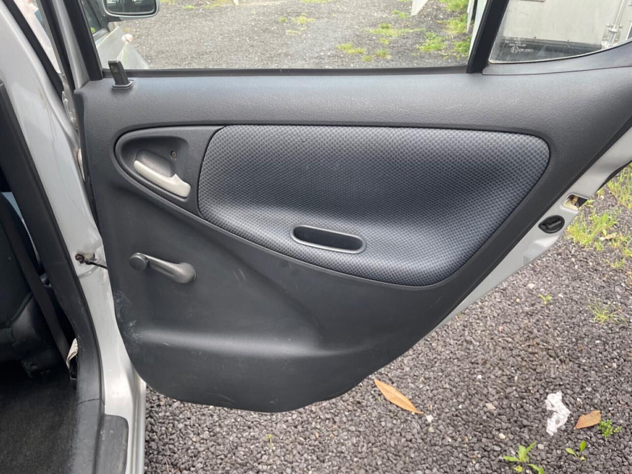 Toyota Yaris 1.4 tdi D-4D cat 5 porte Sol