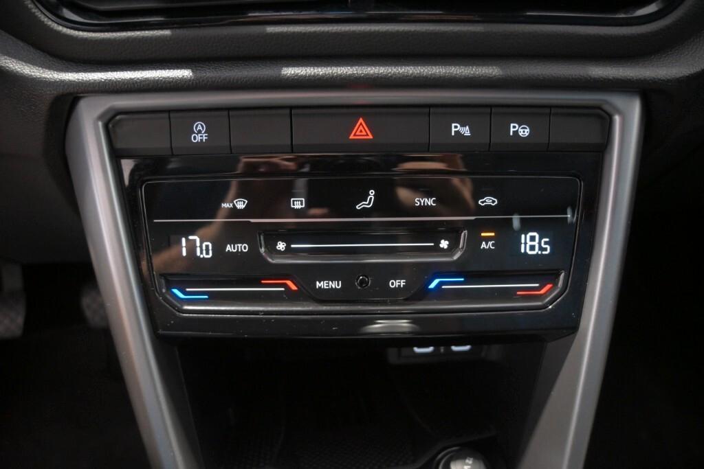 VOLKSWAGEN T-ROC 2.0 TDI 115CV SCR LIFE ( FARI LED - DIGITAL COCKPIT - ADAPTIVE CRUISE - NAVI - APP CONNECT - PARK ASSIST - TETTO BICOLORE )