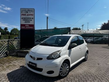 Toyota Aygo 1.0 12V VVT-i 5 porte Sol Connect CAMBIO AUTOMATICO