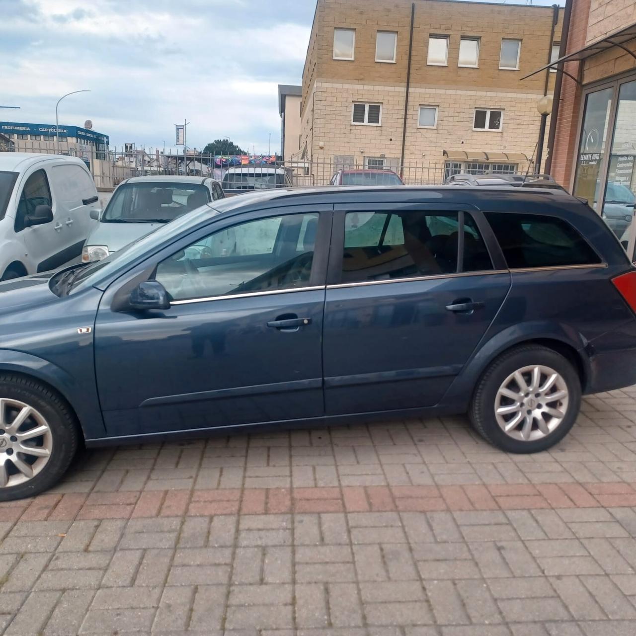 UNICO PROPRIETARIO TAGLIANDI UFFICIALI ASTRA 1.7 TDI SW