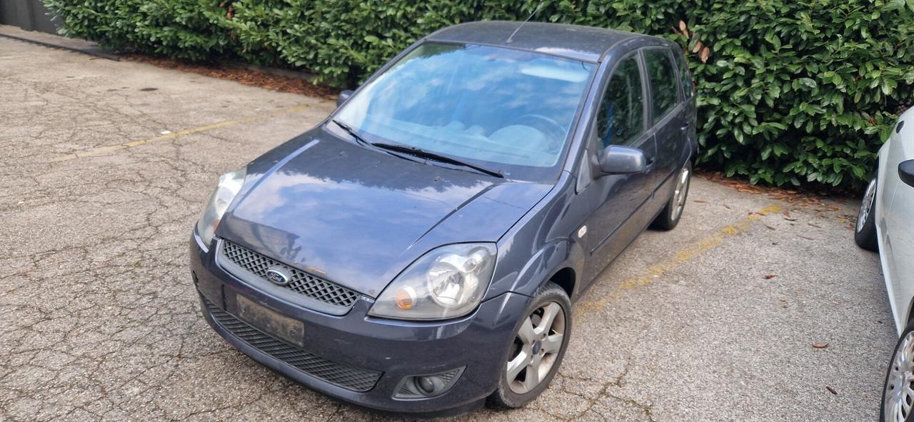 Ford Fiesta 1.4 TDCi 5p. Ghia per export