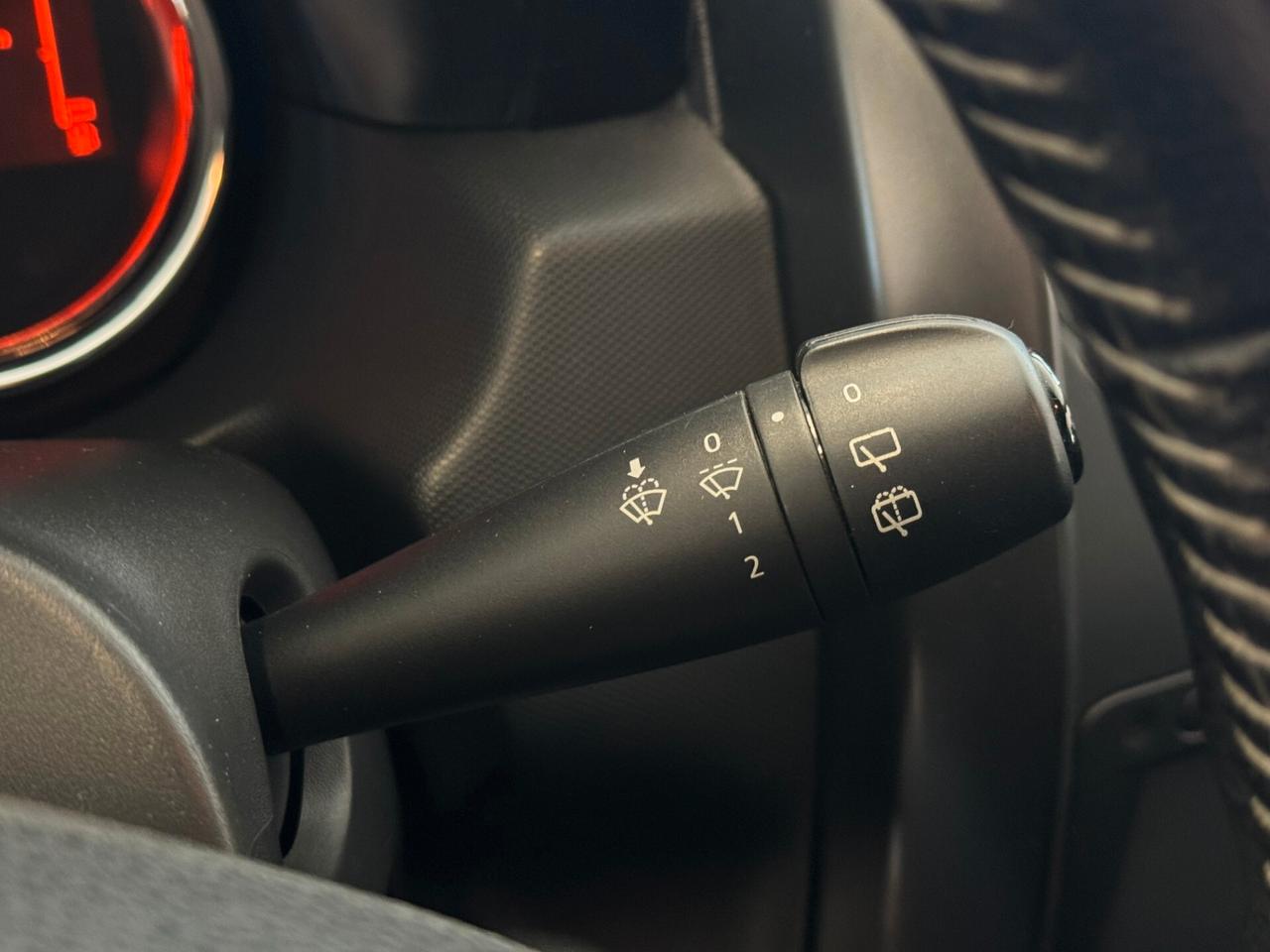 DACIA DUSTER 1.5cc 110CV 4x2 GANCIO TRAINO