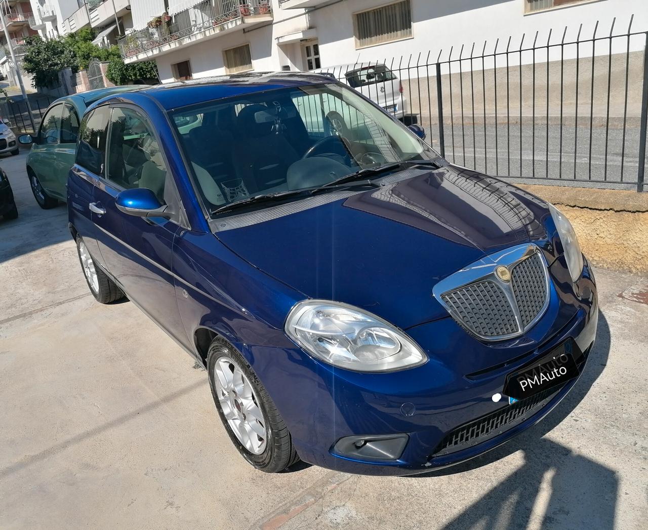 Lancia Ypsilon 1.3 MJT 90 CV Blue&Me