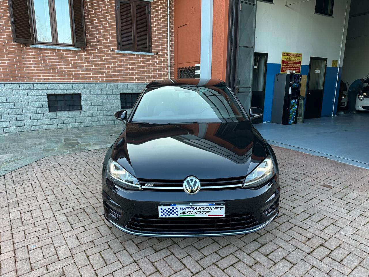 Volkswagen Golf 150cv R.LINE