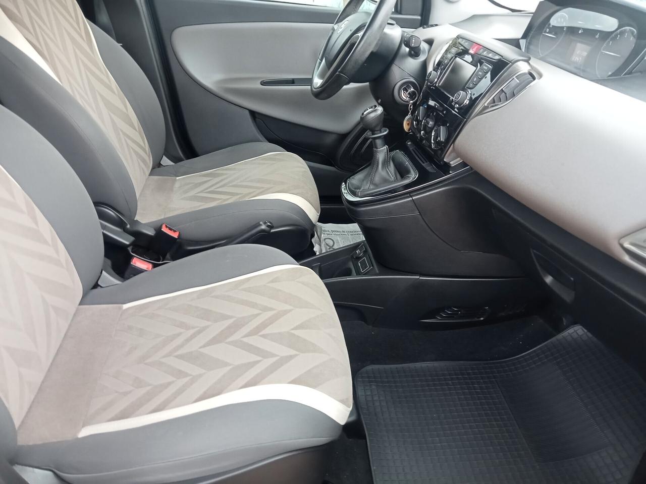 Lancia Ypsilon 1.2 69 CV 5 porte GPL Ecochic Gold