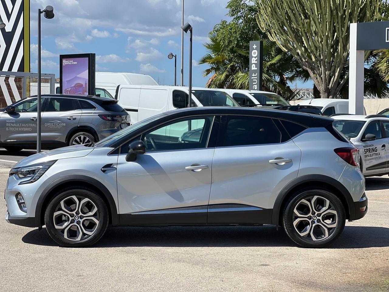 Renault Captur Full Hybrid E-Tech 145 CV Techno solo 1900 km