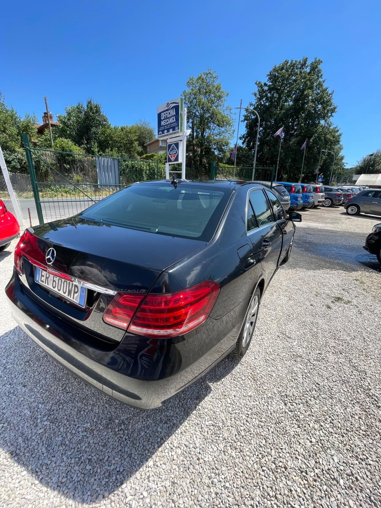 Mercedes-benz E 220 200 CDI Premium