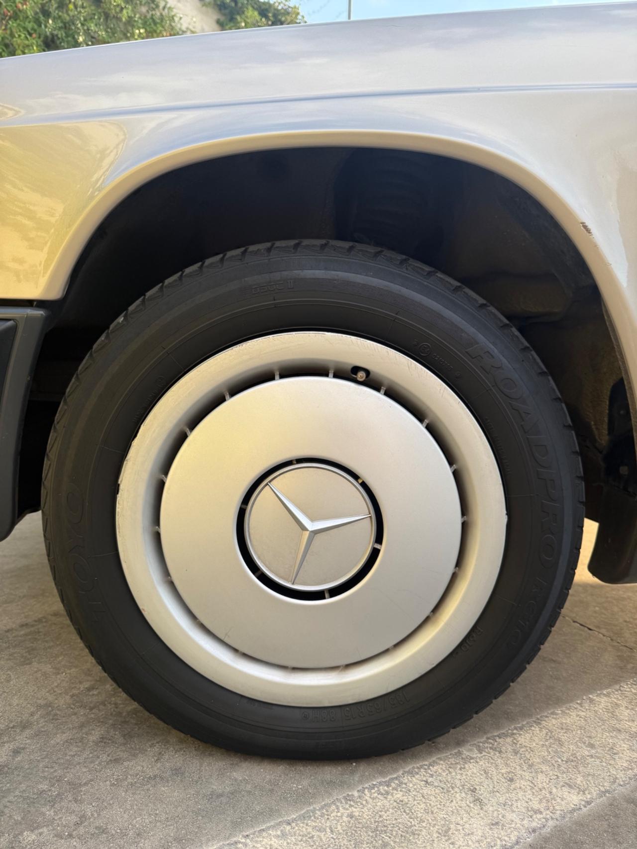 Mercedes-benz 190 2.0 E