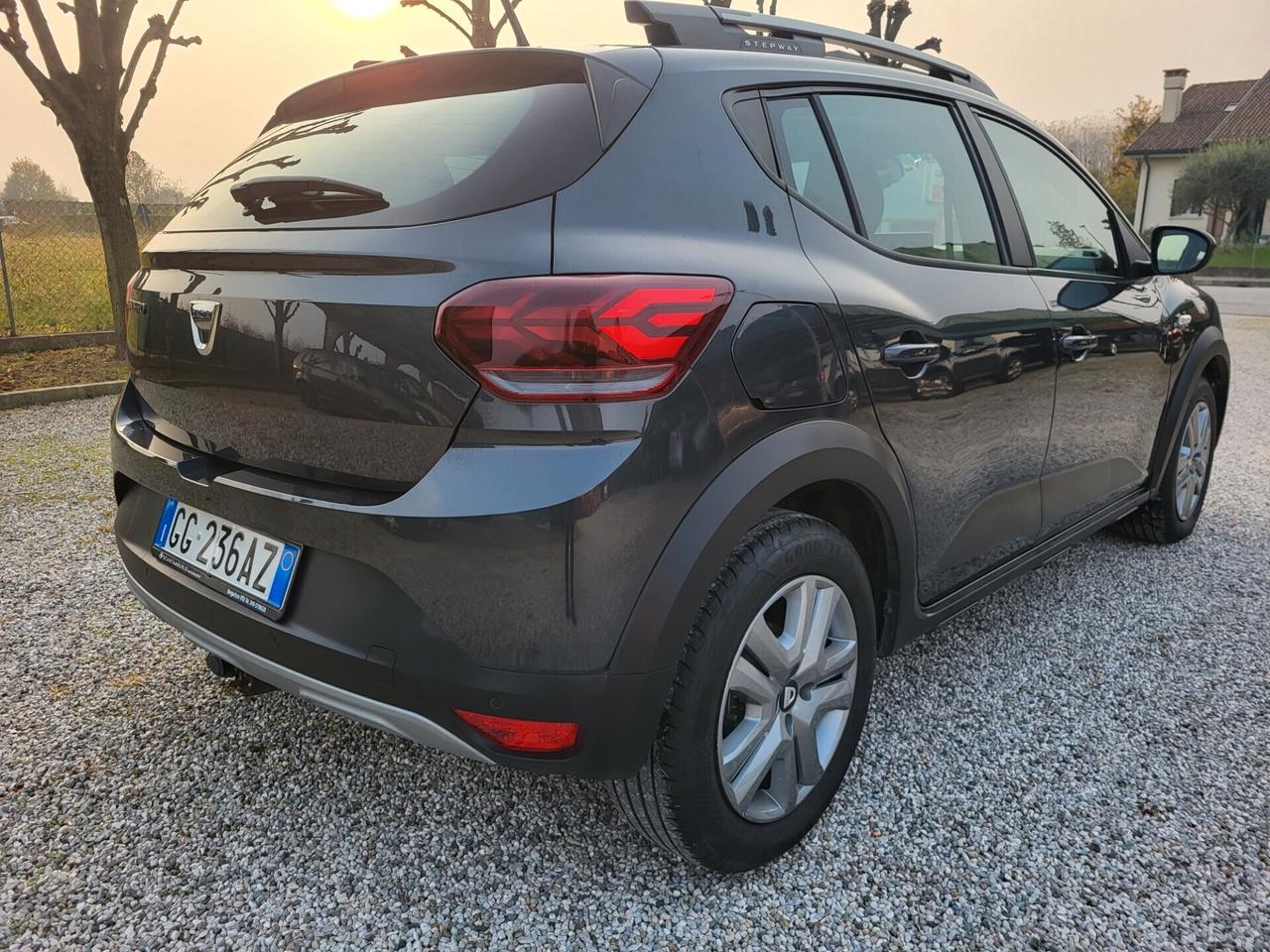 Dacia Sandero Stepway 1.0 TCe 100 CV ECO-G Comfort