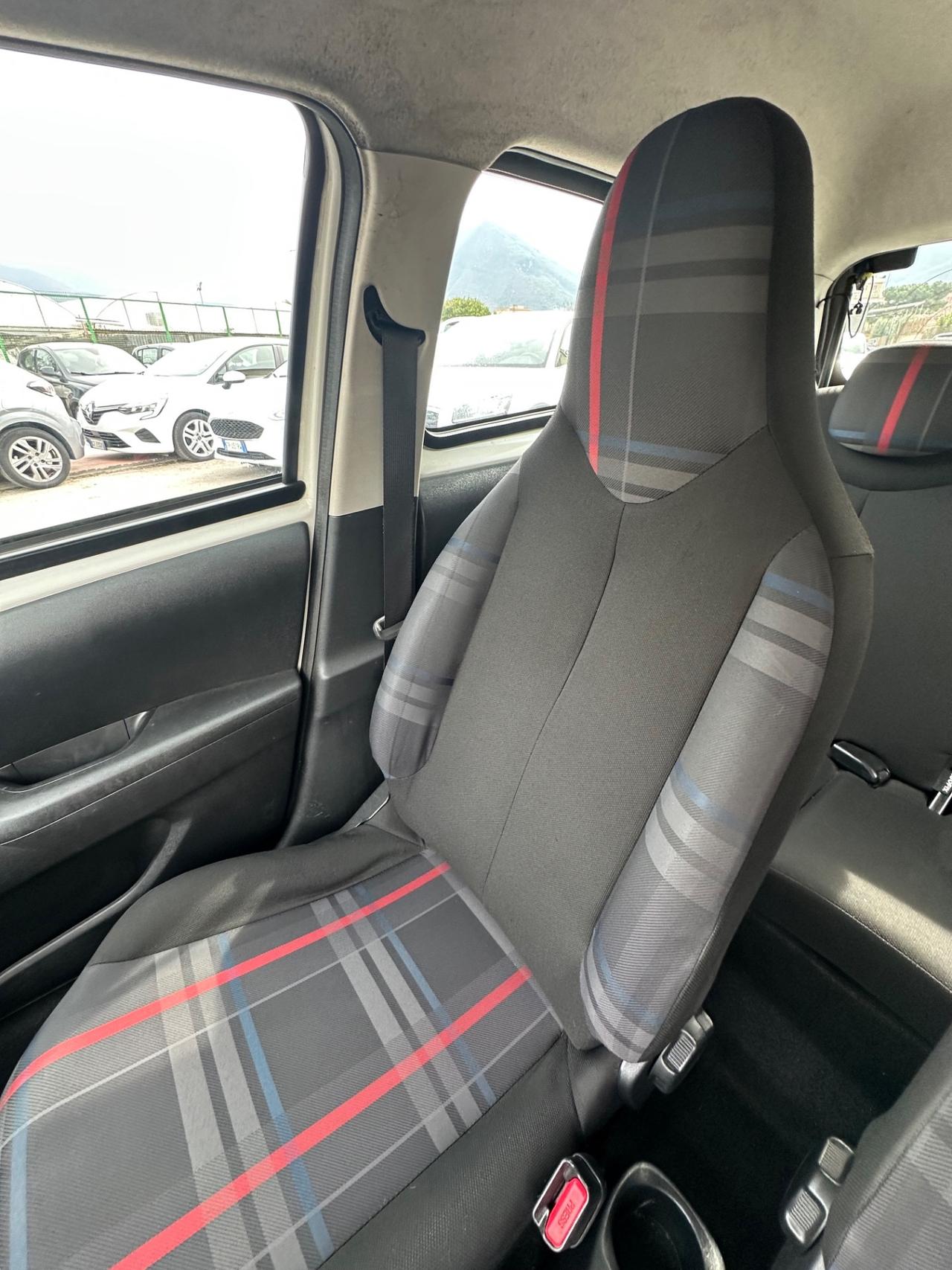 Peugeot 108 VTi 68 5 porte Allure TOP!