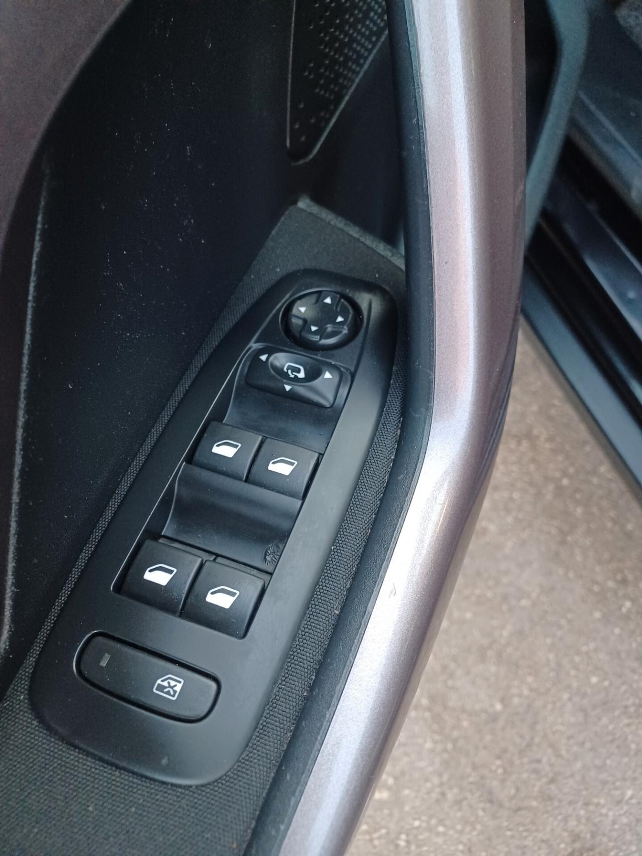 Peugeot 2008 1.4 HDi Active