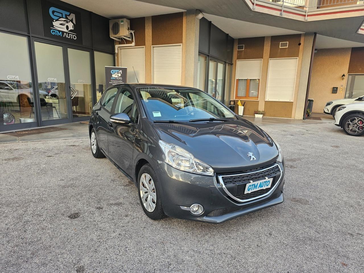 Peugeot 208 1.2 VTi 82 CV - Neopatentati