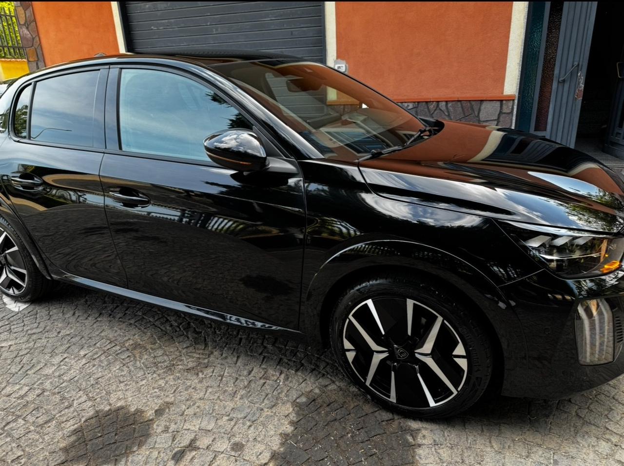 Peugeot 208 Hybrid 136 e-DCS6 GT