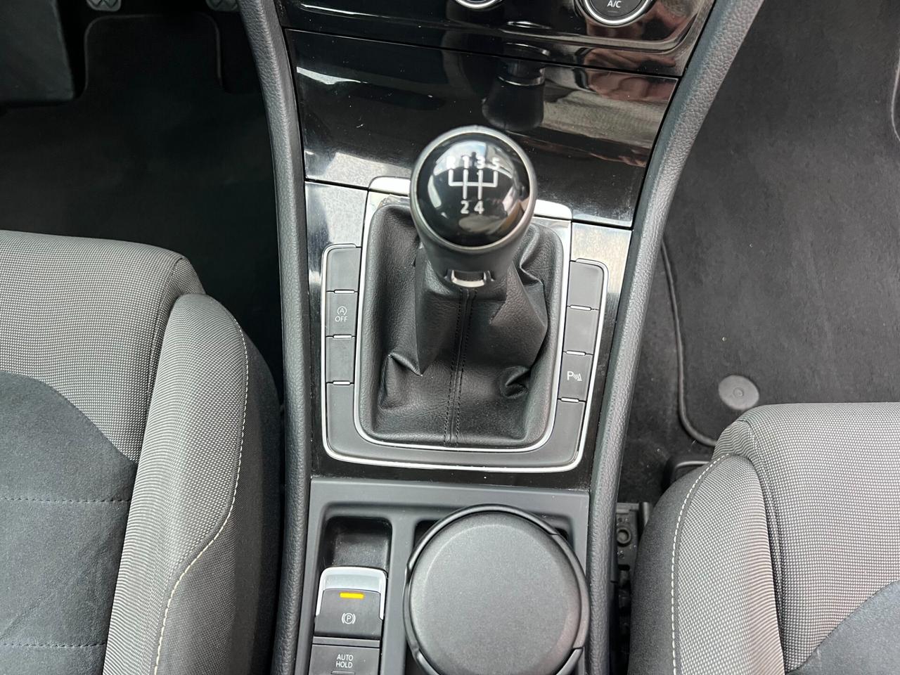 VW GOLF 7 1.6 TDI highline/UNICO PROP/GARANZIA