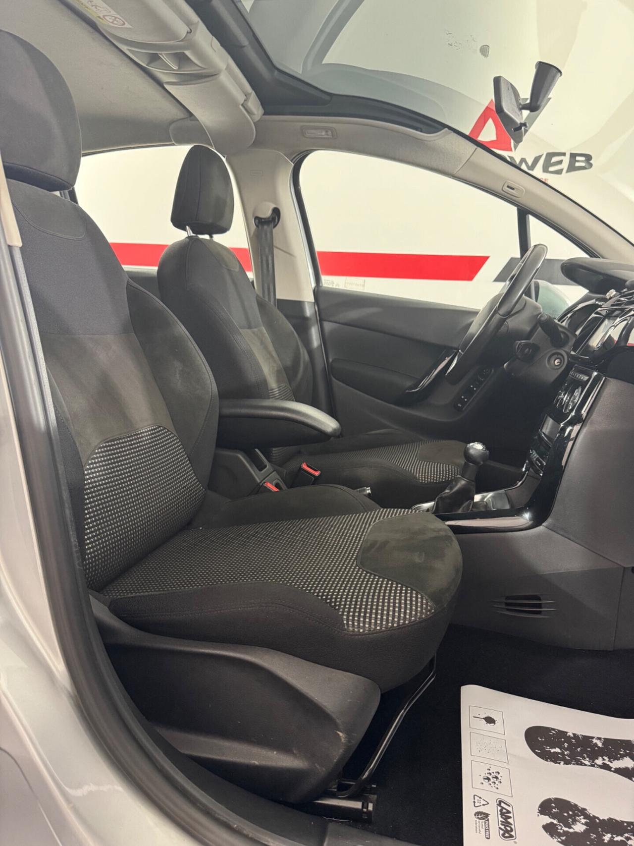 Citroen C3 Exclusive *TETTO PANORAMICO- SENSORI DI PARCHEGGIO* NEOPATENTATI