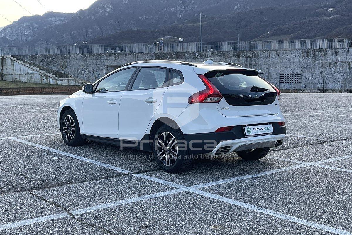 VOLVO V40 Cross Country D2 Momentum