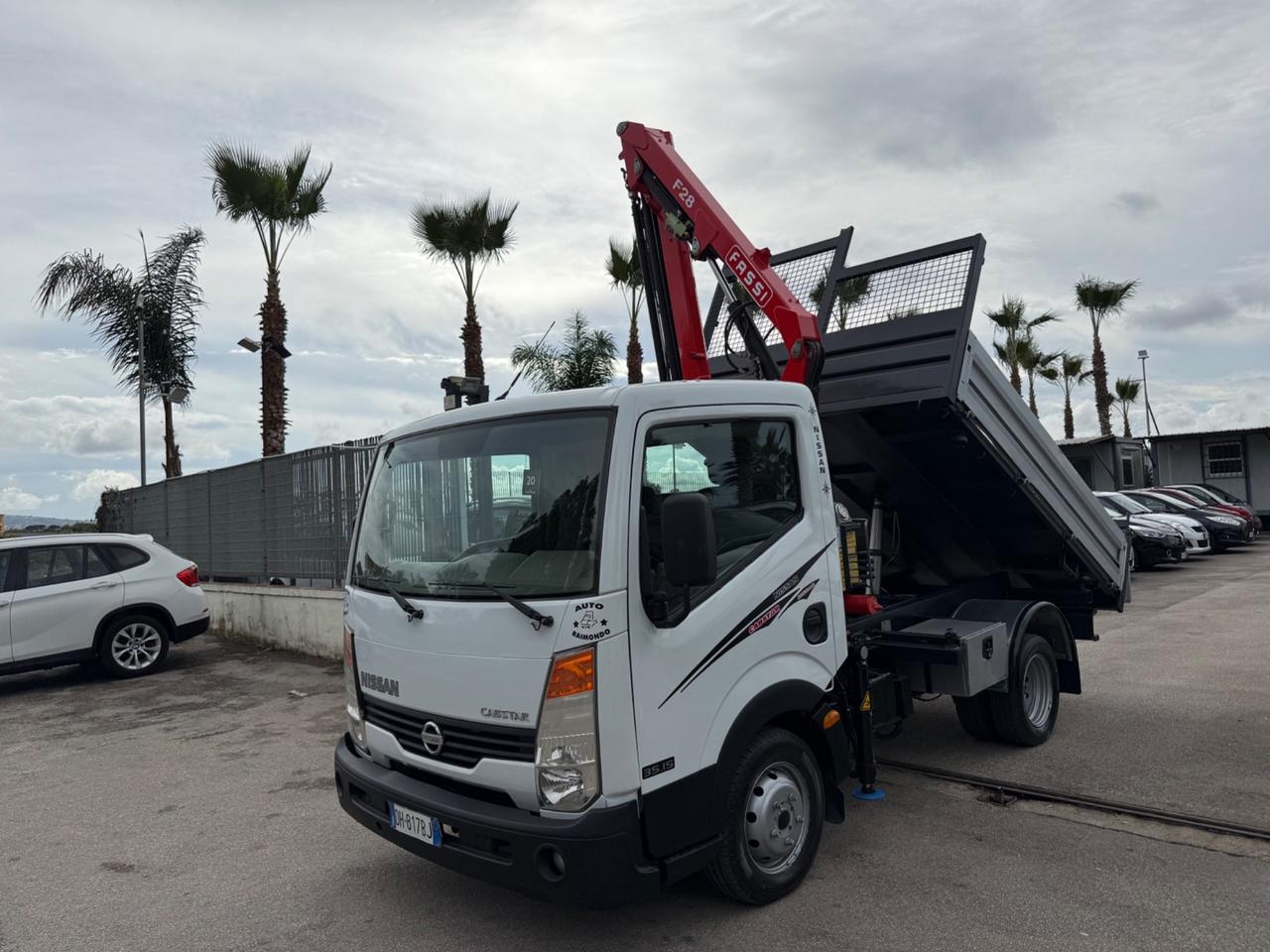Nissan Cabstar Ribaltabile con Gru 35.15