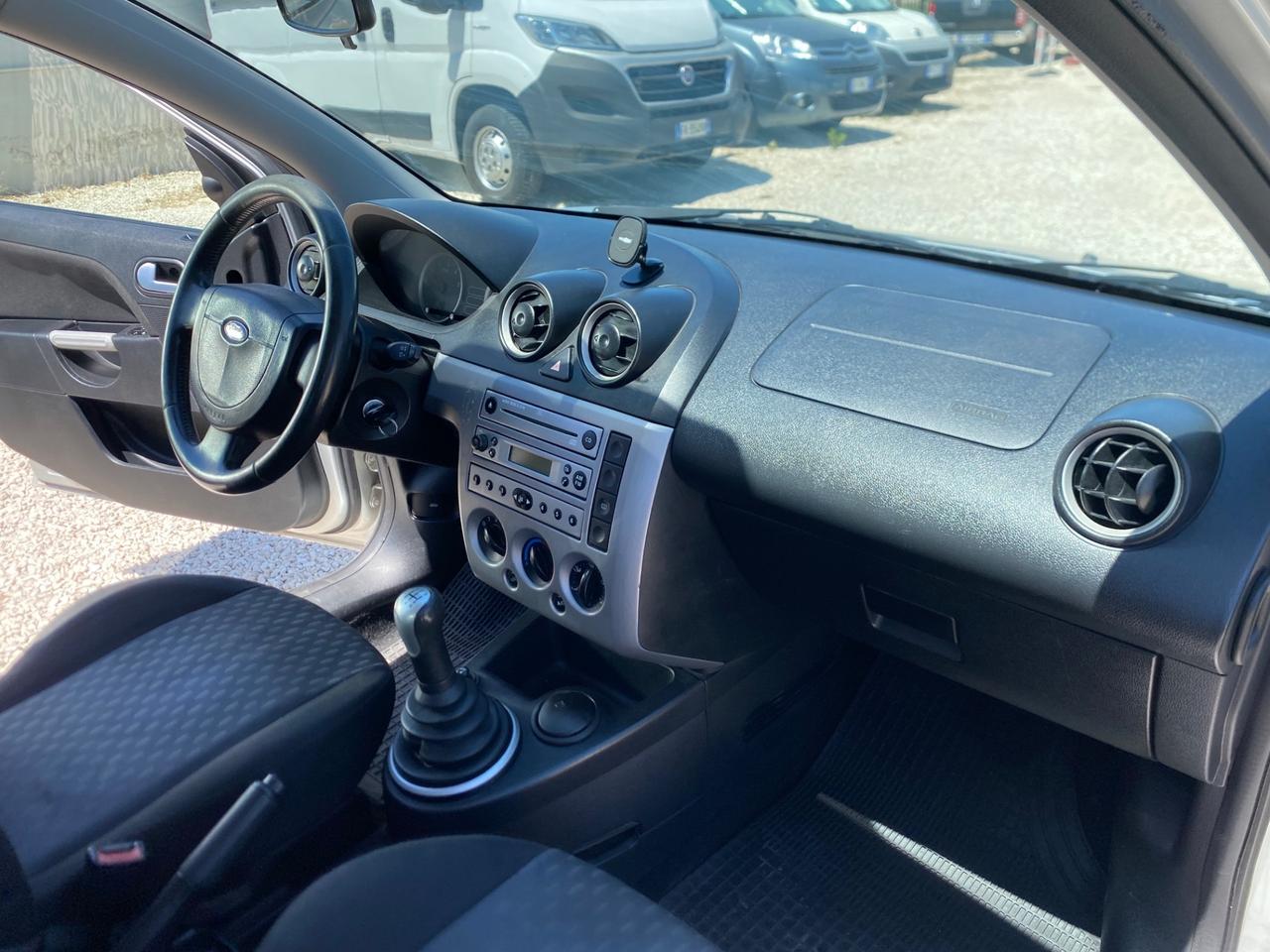 Ford Fiesta 1.4 TDCi 5p. Ghia DIESEL NEOPATENTATI
