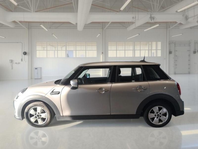 MINI COOPER ESSENTIAL AUTO 5 PORTE BERLINA