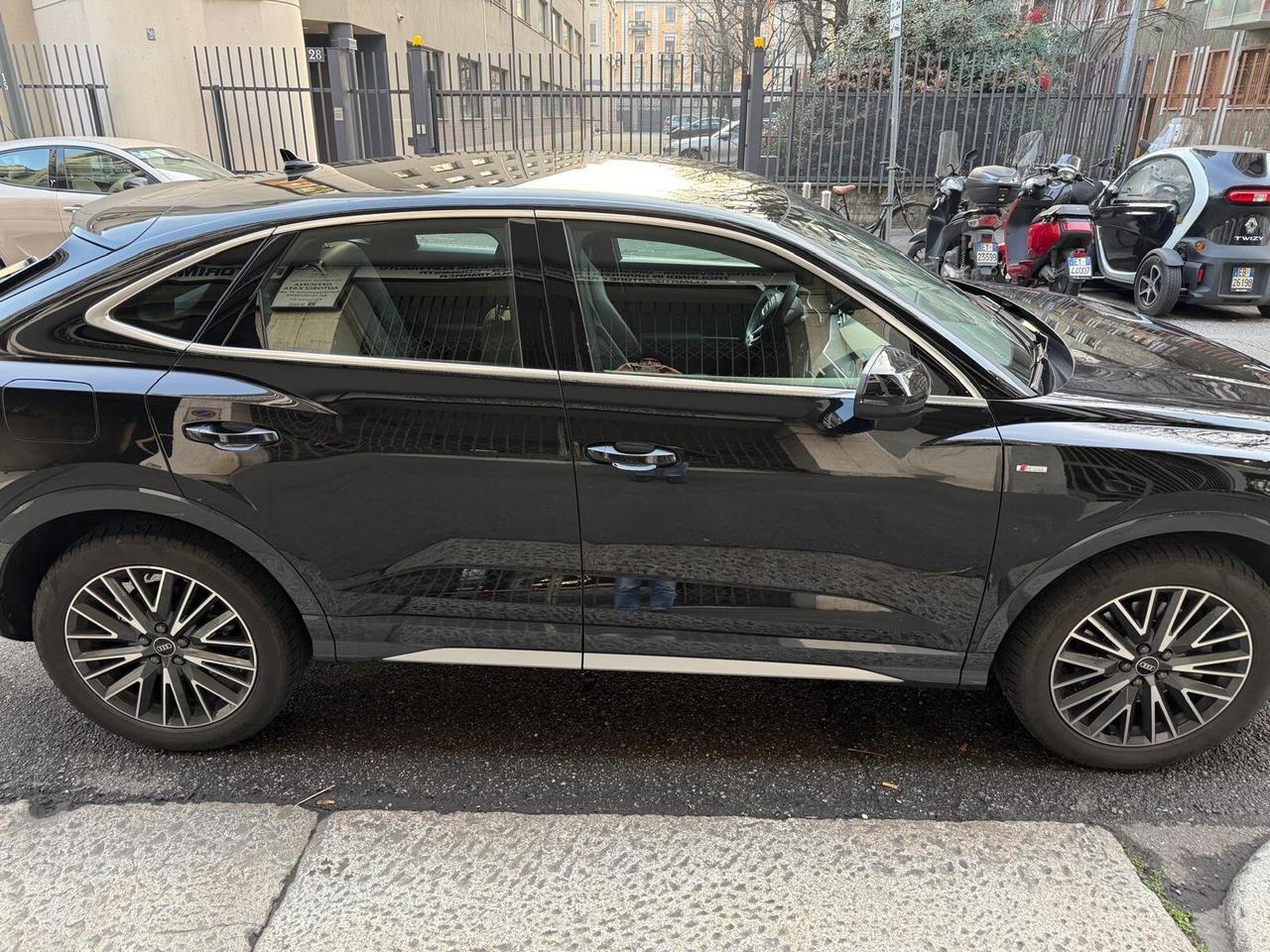 Audi Q3 40 TFSI S tronic S line edition IVA ESPOSTA