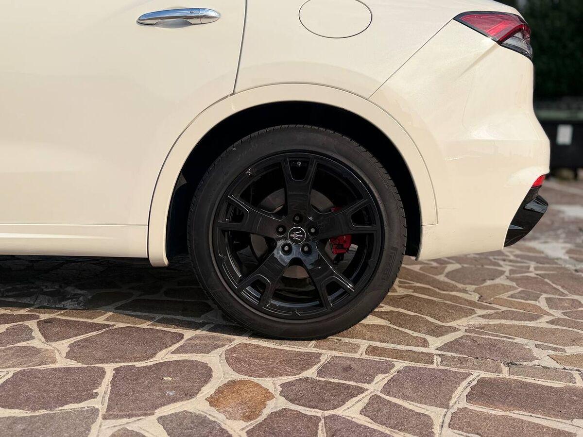 Maserati Levante 3.0 V6 Modena 350cv auto