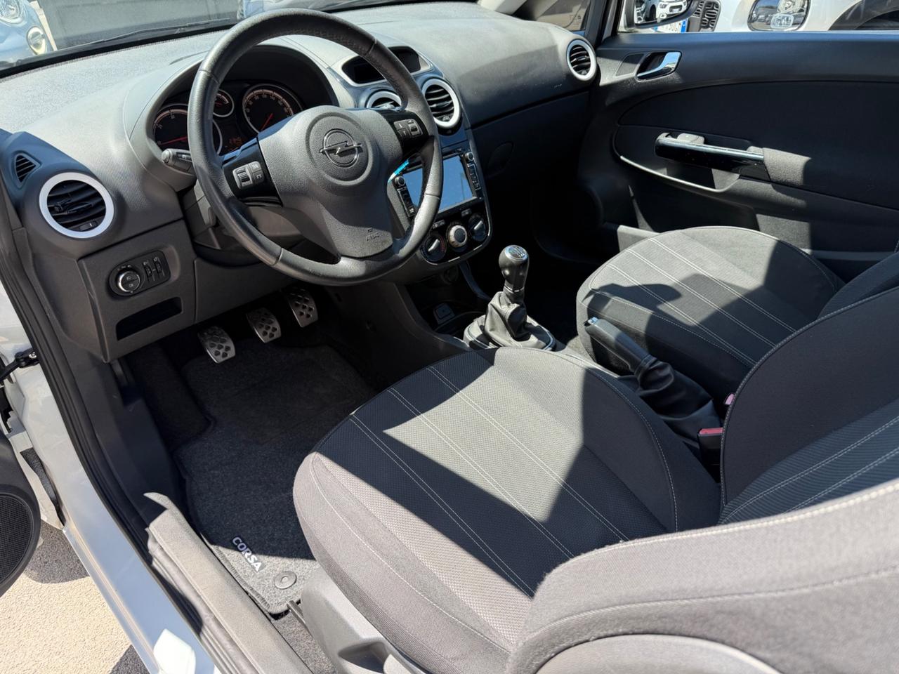 Opel Corsa 1.3 MJJET 95 CV B-COLOR PERFETTA