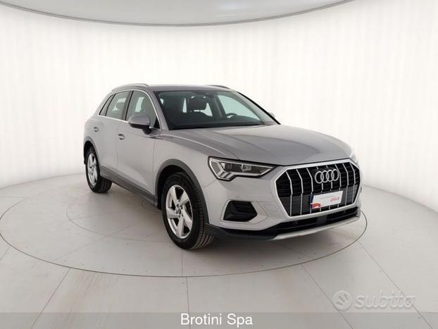 Audi Q3 35 TFSI Business Advanced S tronic