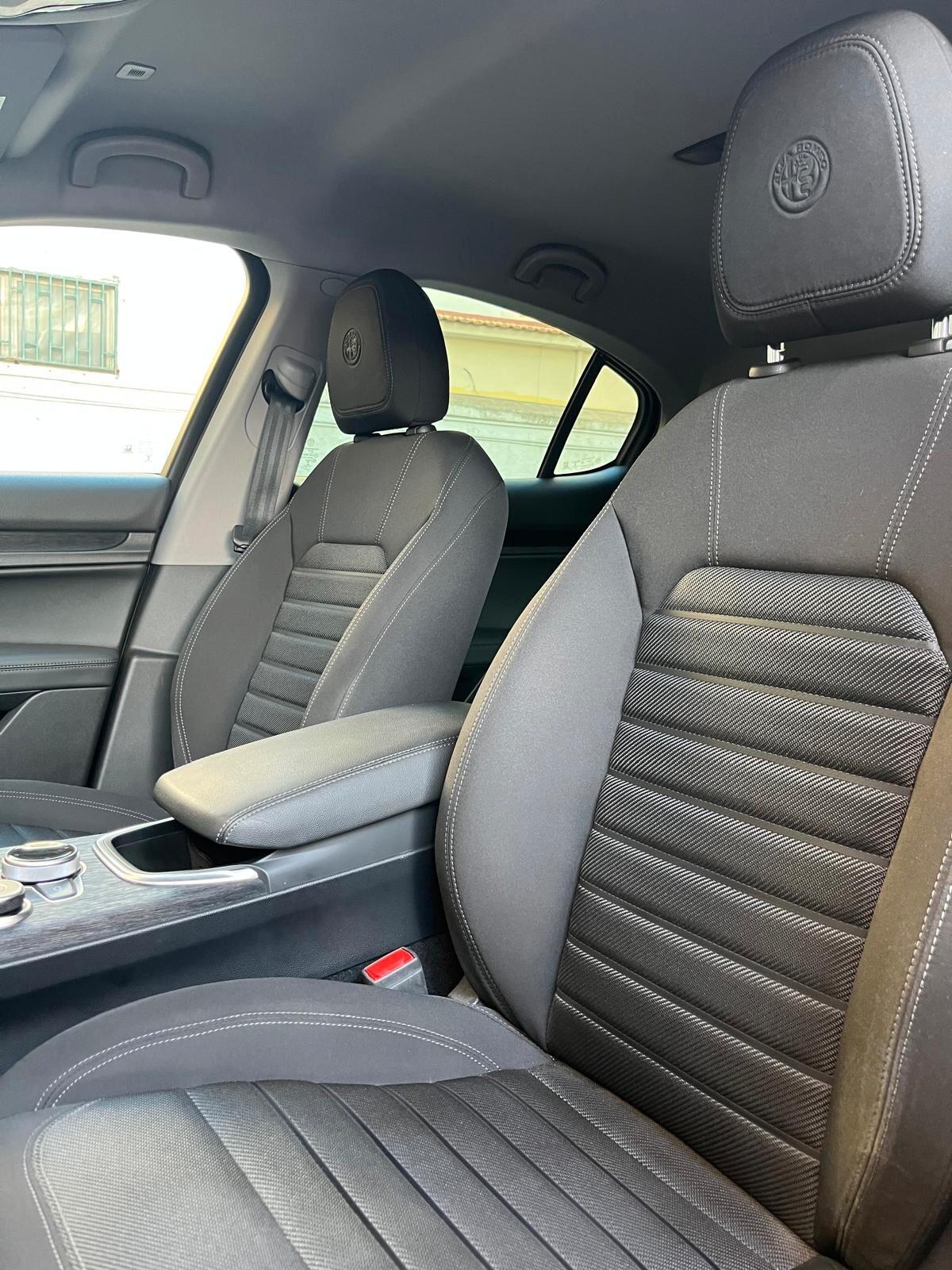 Alfa Romeo Stelvio 2.2 Turbodiesel 190 CV AT8 RWD Business