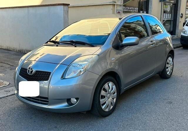 Toyota Yaris 1.0 3 porte Sol