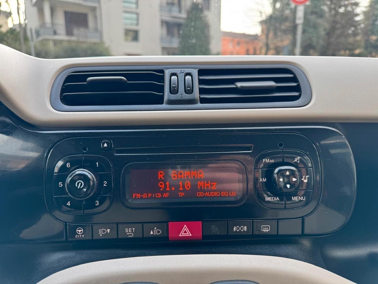 FIAT PANDA 1.2 LOUNGE UNIPROPRIETARIO NEOPAT.