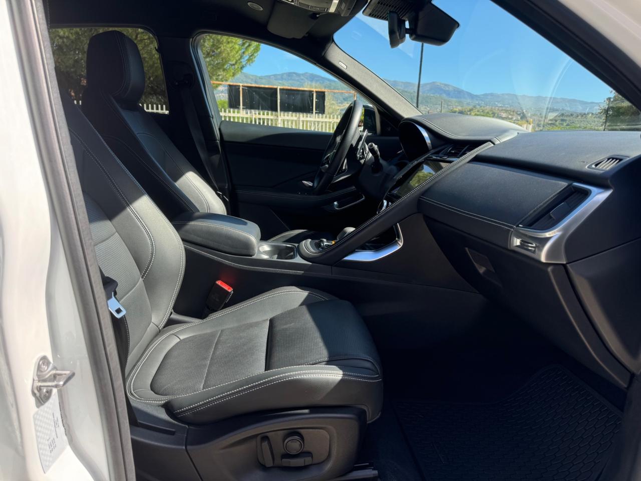 Jaguar E-Pace 2.0D I4 163 CV AWD Auto R-Dynamic SE