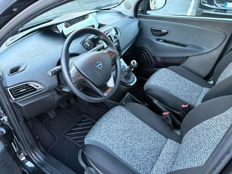 Lancia Ypsilon 1.0 firefly hybrid Gold s&s 70cv ADATTA NEOPATENTATI