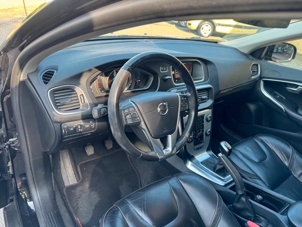 Volvo V40 Cross Country 2.0 Diesel AUTOCARRO EURO 6