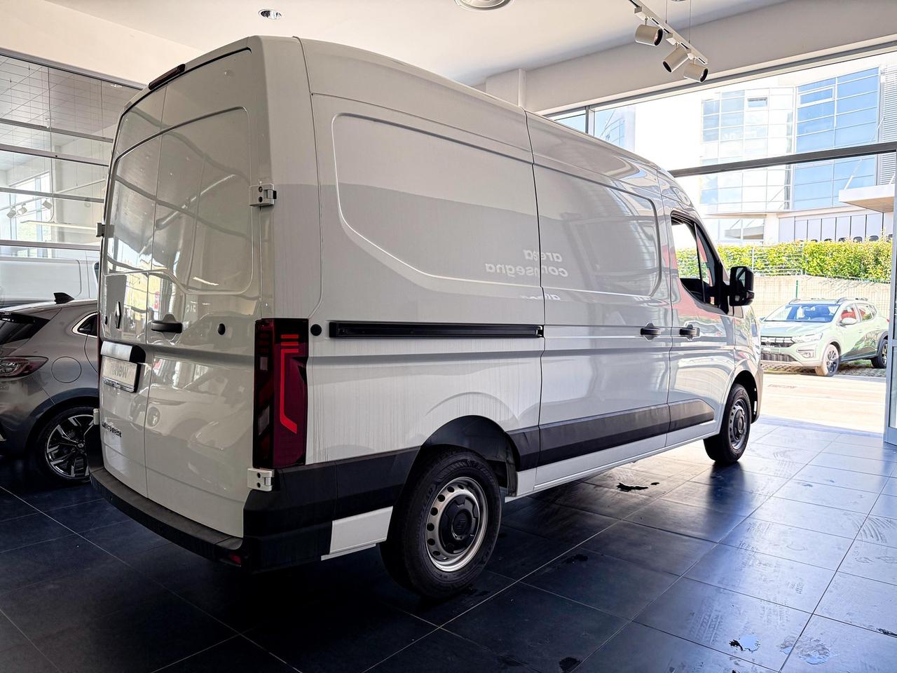 Renault Master t35 2.0 blue dci 130cv l2h2