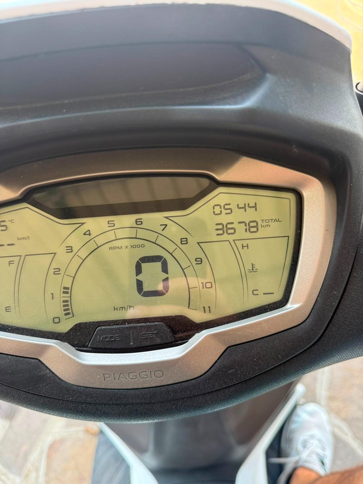 Piaggio Beverly 400 i.e. 2022 2023 iva esposta