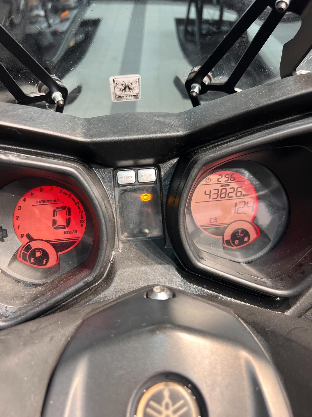Yamaha X-Max 250
