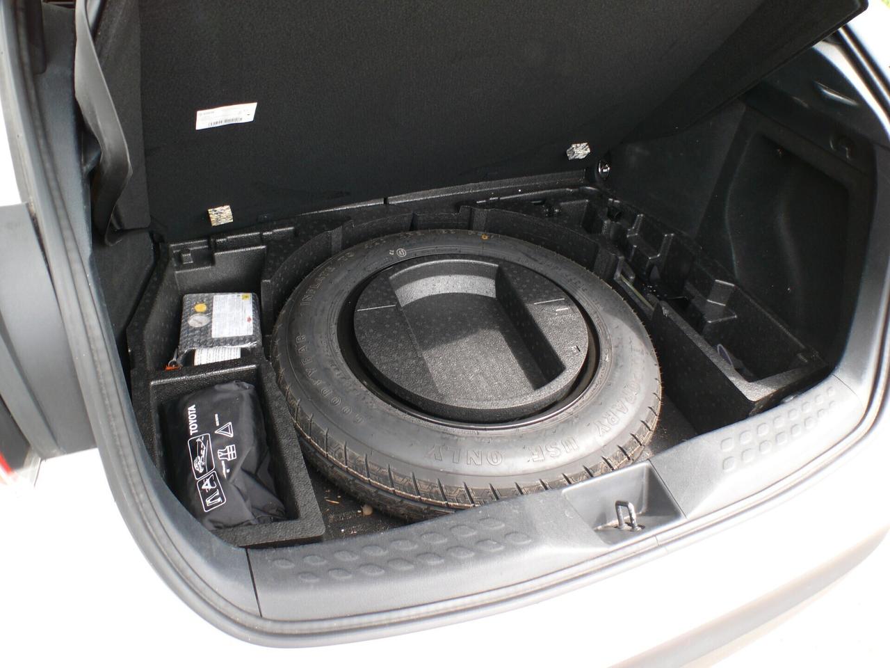 Toyota C-HR Hybrid E-CVT (M1310)